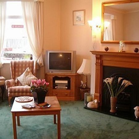 The Adelphi Bed & Breakfast Пейнтън Екстериор снимка